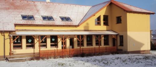 Nástavba mateřské školy a vybudování centra pro mimoškolní činnost dětí v obci Kostelec, okres Tachov